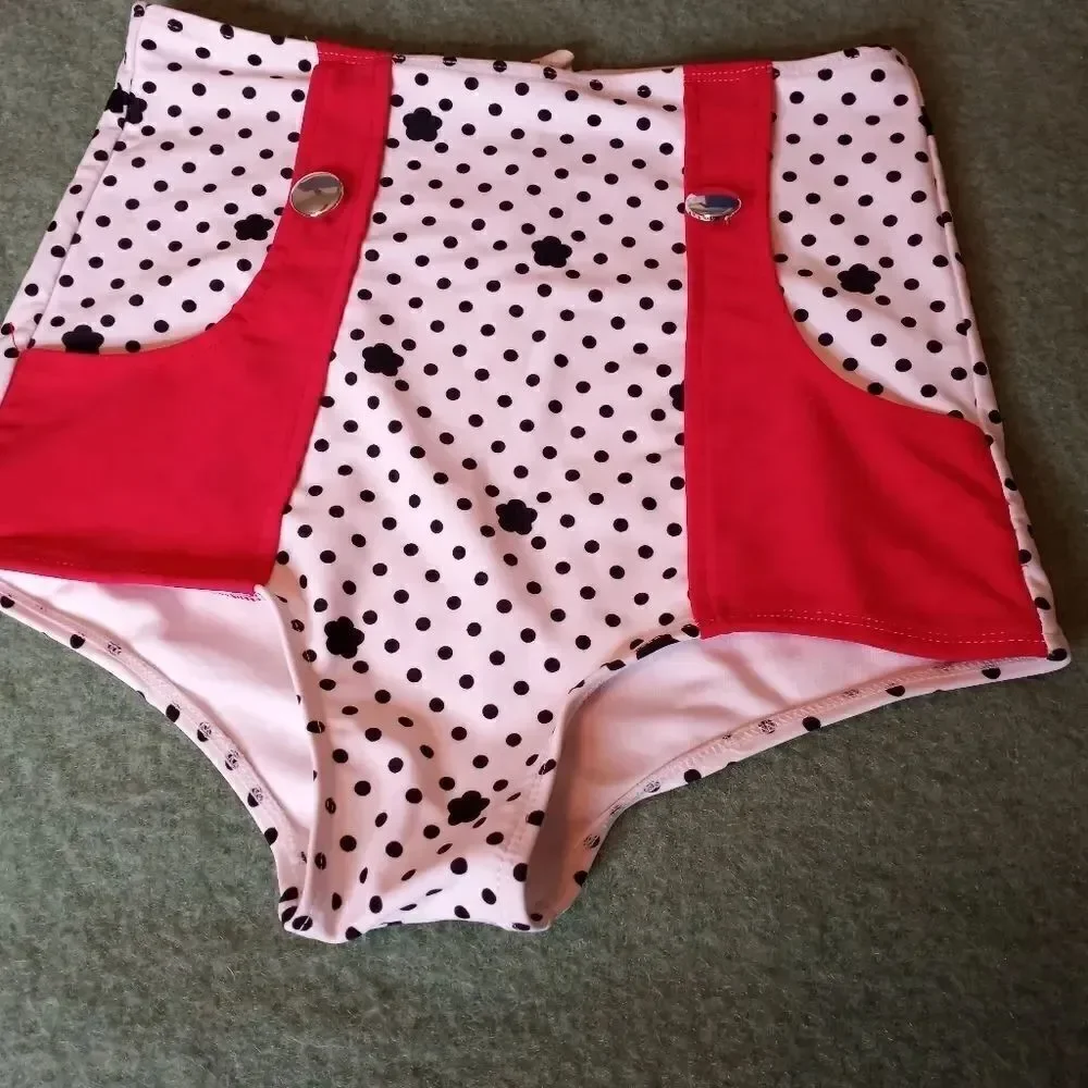 Beach Bash S Pockets Lined White Black Polka Dots Women's Swim Shorts